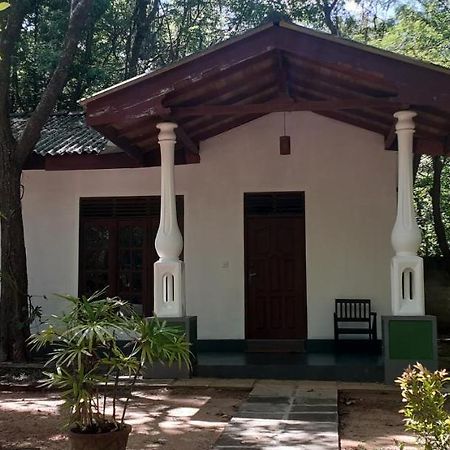 Mathews Holiday Resort Habarana Buitenkant foto