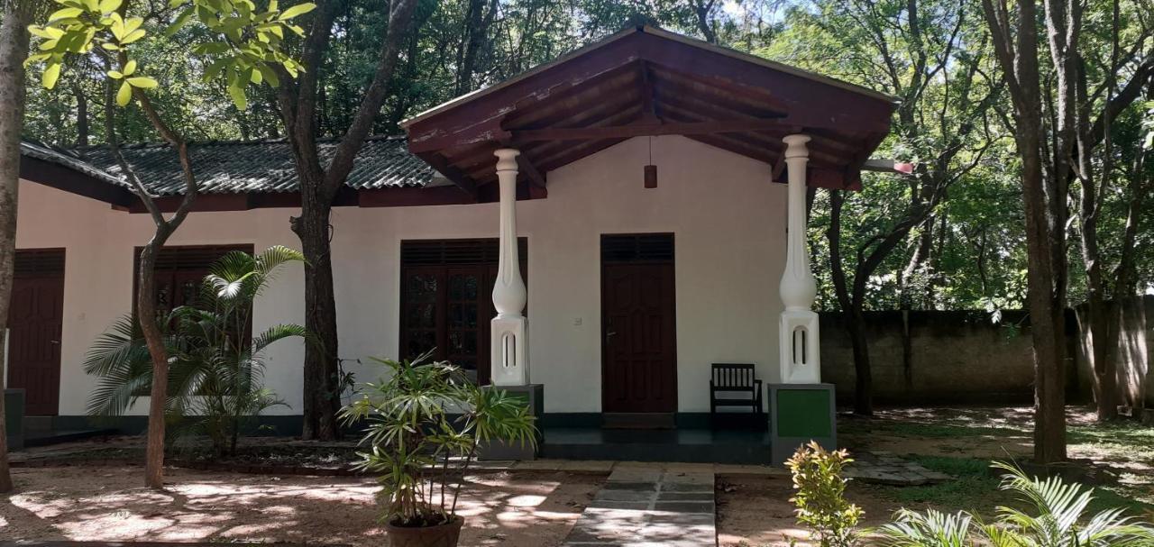 Mathews Holiday Resort Habarana Buitenkant foto