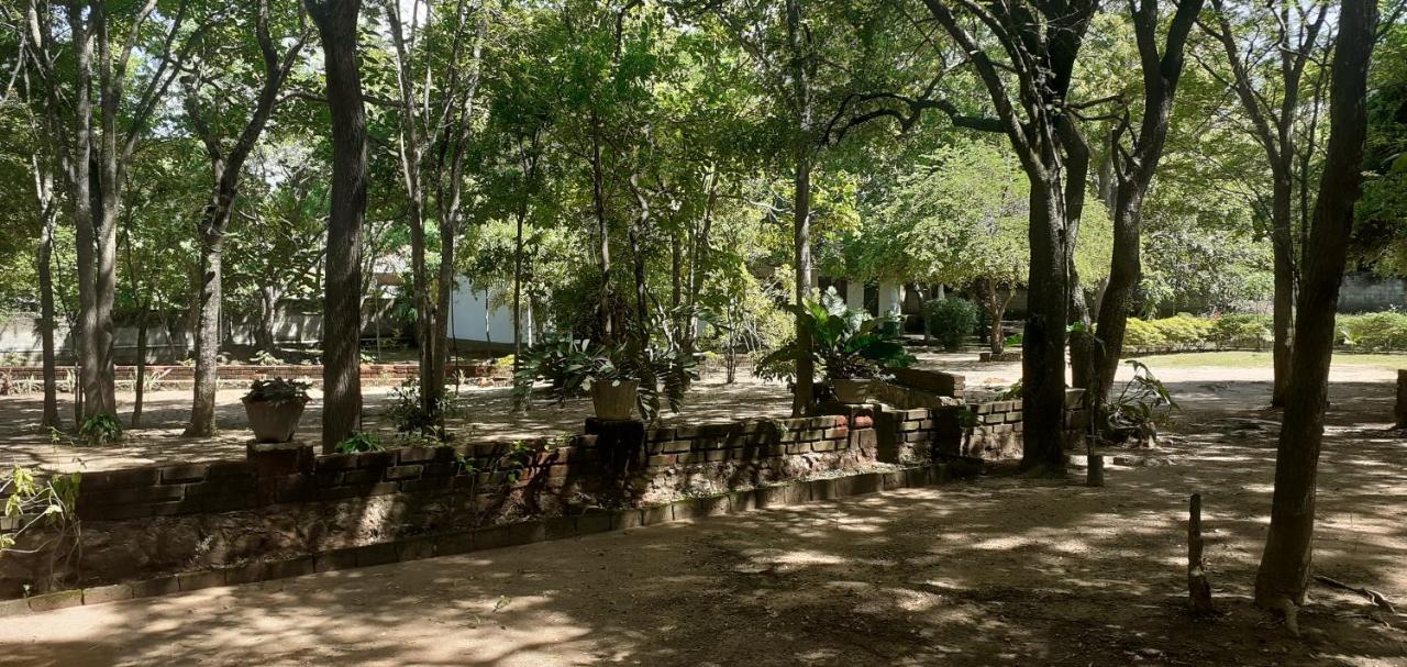Mathews Holiday Resort Habarana Buitenkant foto