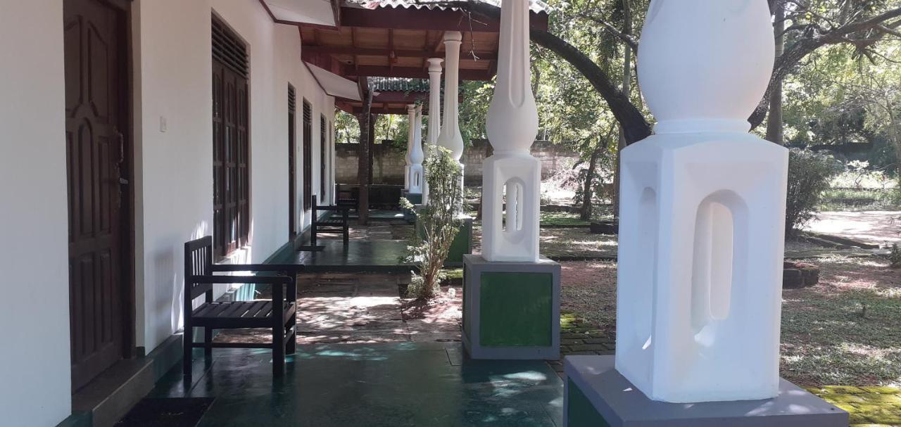 Mathews Holiday Resort Habarana Buitenkant foto